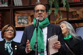 Tras salida de Valenzuela: FRVS cumple un mes sin asistir a cita de partidos en La Moneda