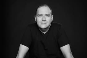 Sebastián Marroquín, hijo de Pablo Escobar: “El narco muchas veces es el primero en ofrecerle la oportunidad a la gente, y no el Estado”