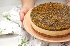 Un cheesecake de maracuyá bajo en grasas