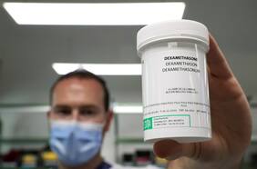 Dexametasona: El prometedor fármaco que estudio mostró ser eficaz para combatir el coronavirus ya se utiliza en Chile