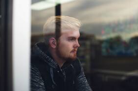 ¿Sueñas despierto durante breves momentos? Tu mente divaga porque tu cerebro susurra, según estudio