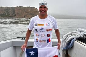 ¿Cómo es nadar 10 horas en el mar? El relato de Sebastián González, el chileno que busca la Triple Corona de aguas abiertas