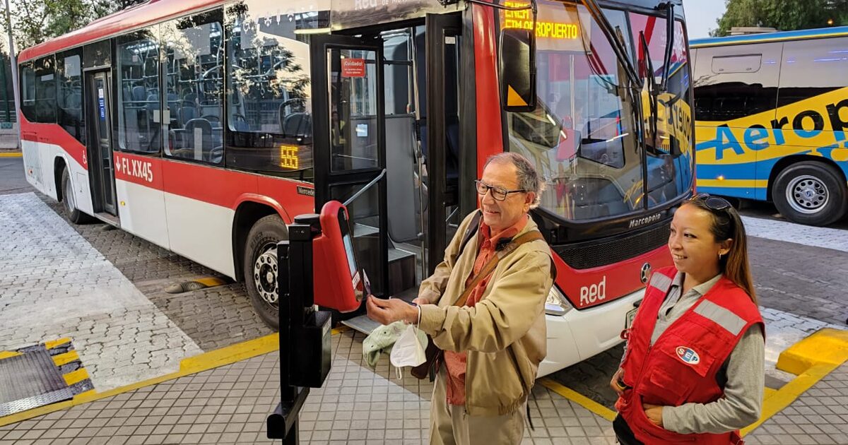 Hoy Abord El Primer Pasajero Del Nuevo Recorrido De Buses 555 La hoy-abord-el-primer-pasajero-del-nuevo-recorrido-de-buses-555-la