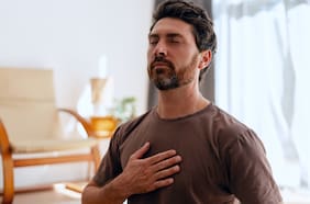Cómo la respiración puede influir en la actividad cerebral y la toma de decisiones, según un estudio