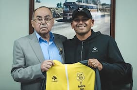 Chupete se coloca el buzo: Humberto Suazo es confirmado como el nuevo técnico de San Luis