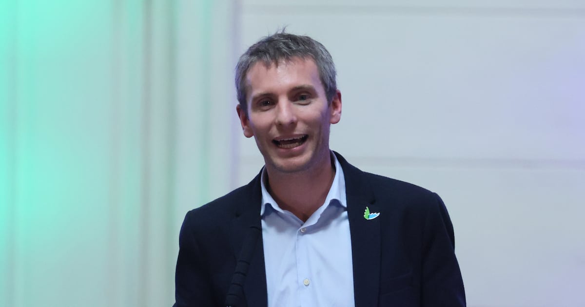 El reordenamiento del sector de derecha en Chile: Evópoli y Republicanos en un pulso estratégico