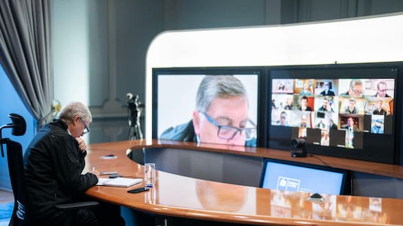 Kast lidera cita de monitoreo del sistema frontal junto a ministros, subsecretarios y delegados