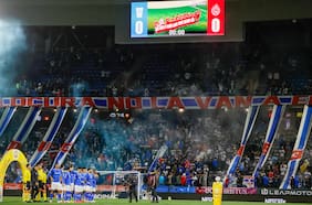 Las razones de la UC para sancionar a cinco hinchas que asistieron al Claro Arena