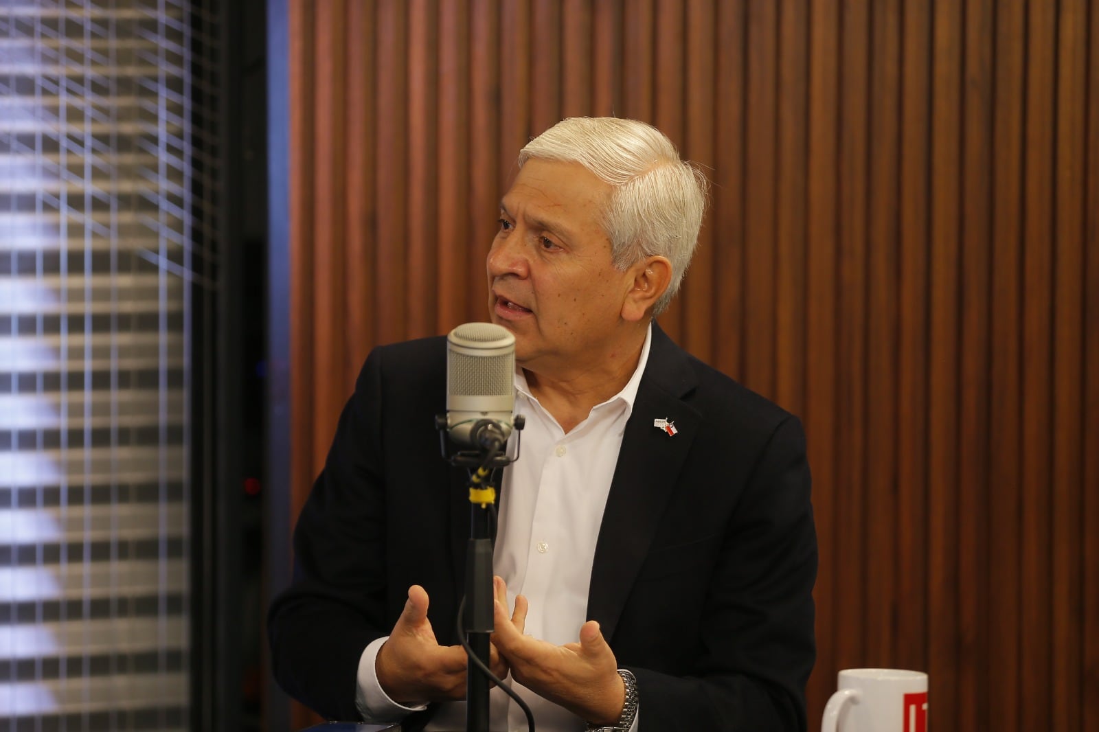 Yáñez insta al gobierno a “cumplir compromisos” con Carabineros y a “hacer un esfuerzo aún mayor” en materia de seguridad