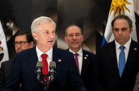 Kast abre la puerta a formar una coalición entre los partidos del oficialismo en medio de tensión en el sector