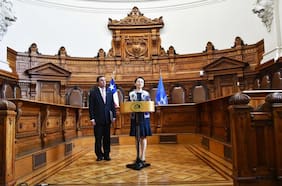 Chevesich evita pronunciarse sobre figura del indulto presidencial tras reunión con ministro de Justicia