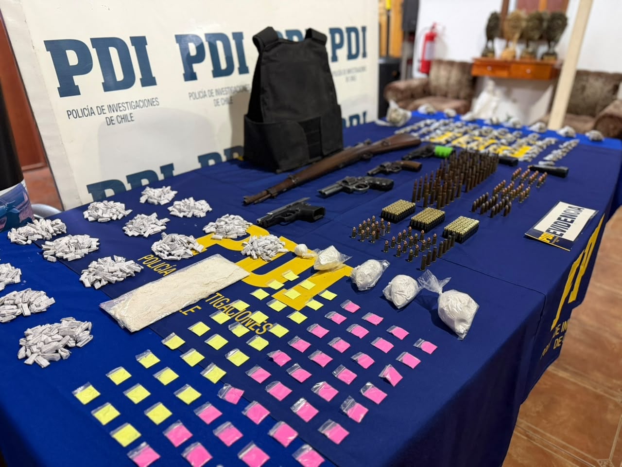 Detienen a dos líderes de banda criminal en San Bernardo: incautaron fusil de guerra, sustancias ilícitas y dinero en efectivo