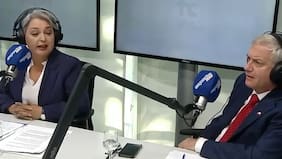 Jara y Kast protagonizan tenso cruce en foro social