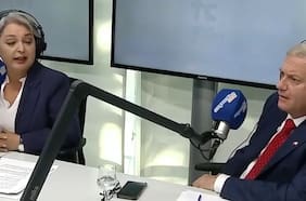 “¿Tú crees que con eso vas a mejorar la pobreza?”: Jara intensifica interpelaciones a Kast en Foro Social