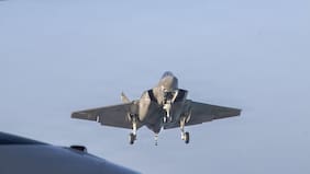 EE.UU. rescata a piloto tras derribo de avión de combate en Irán