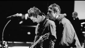La reconciliación de Noel y Liam y un pequeño guiño a Chile: así es el emotivo documental del regreso de Oasis