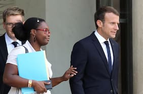 La propuesta de un parlamentario que busca prohibir por ley la discriminación contra el cabello afro en Francia