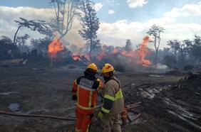 Onemi informa tres alertas rojas por incendios entre el Maule y La Araucanía
