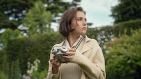 Mia McKenna-Bruce, actriz: “El set de las películas de The Beatles se siente muy íntimo pese a que es enorme”