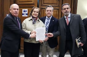 Bancadas UDI y PNL envían carta al ministro Rabat en la que piden eliminar el INDH a través de un proyecto de ley