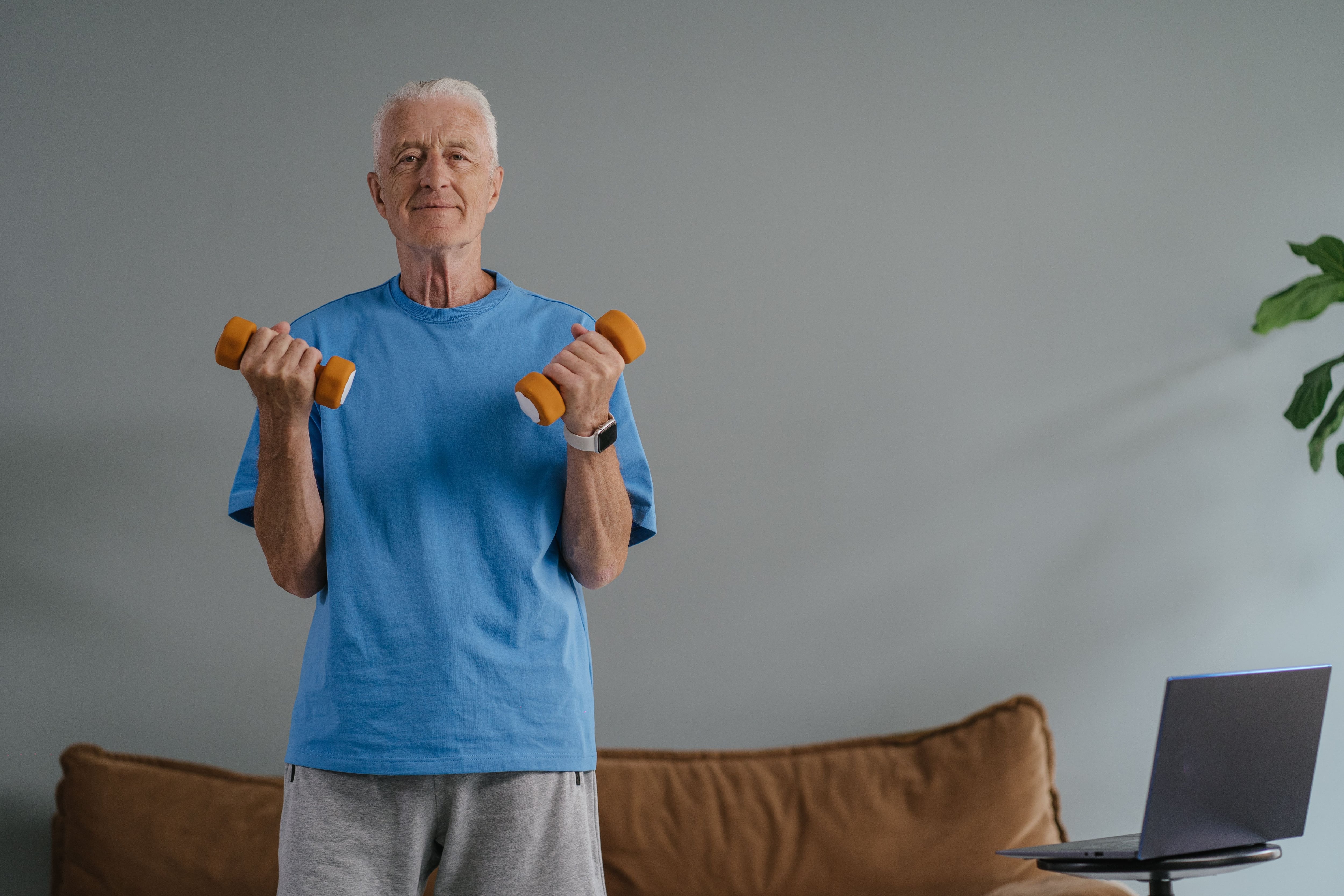 Cómo evitar la pérdida de masa muscular con la edad, según una nutricionista
