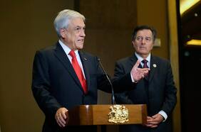 Columna de Roberto Ampuero: De otro material