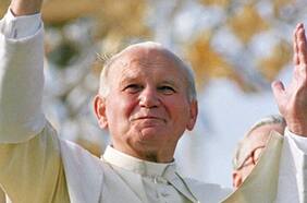 Cúpula de Iglesia polaca defiende a Juan Pablo II ante acusaciones de encubrir abusos sexuales