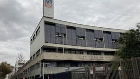 Encapuchados agreden y rocían bencina a tres profesoras del Instituto Nacional