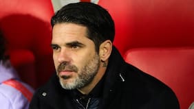 El recado de Gago a Assadi tras su reaparición en la U: “No hay titulares ni suplentes; tiene que ganarse el puesto”