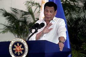 El Tribunal Penal Internacional confirma todos los cargos contra el expresidente filipino Rodrigo Duterte y lo envía a juicio