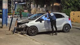 Dos jóvenes quedan en riesgo vital tras violento ataque a disparos contra un vehículo en Maipú