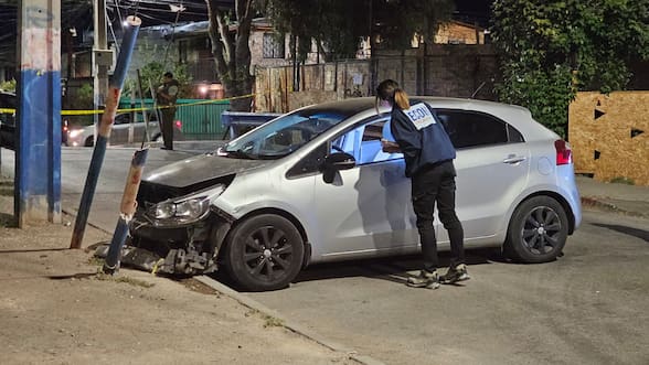Dos jóvenes quedan en riesgo vital tras violento ataque a disparos contra un vehículo en Maipú
