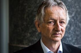 Geoffrey Hinton: los temores del “padrino” de la Inteligencia Artificial que abandonó Google