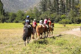 Kawin Ecokids: la escuela de verano con trekking, pesca y cabalgatas para niños