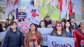 CUT entrega misiva en La Moneda en que solicitan al gobierno detener proyecto de Sala Cuna Universal y formar mesa de trabajo