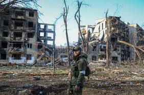 “Vamos, viola a mujeres ucranianas ¡Simplemente no te olvides de usar protección!”: La orden que recibió un soldado ruso de su esposa