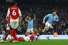 El Manchester City le empata al Arsenal en la agonía y se mantiene como el sólido líder de la Premier League