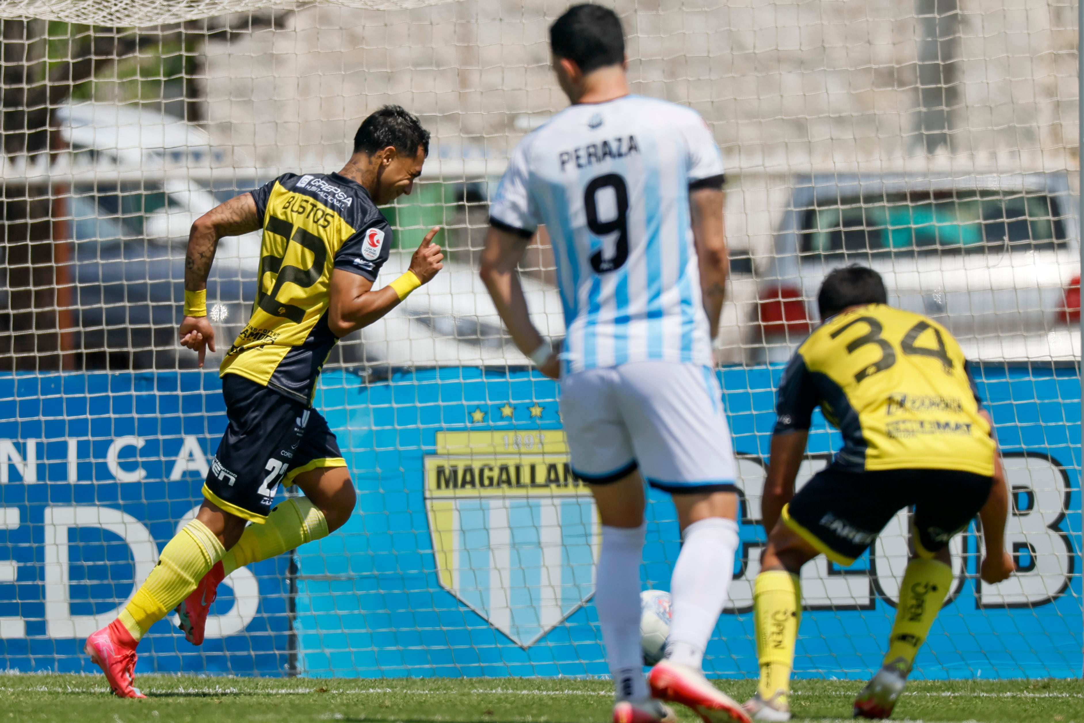 El San Luis de Humberto Suazo rompe la resistencia de Magallanes en la agonía y da un paso gigante hacia el ascenso