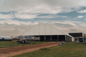 Polygon: la nueva carpa móvil para eventos masivos recibió su primera presentación en vivo