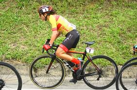 Villalón entrega la corona en la meta