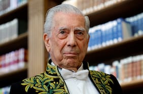 Mario Vargas Llosa ingresa a la Academia Francesa: “La novela salvará a la democracia o se sepultará con ella”