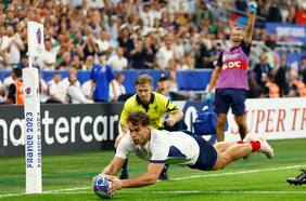 Fiesta total en París: Francia derrota a los All Blacks en el partido inaugural del Mundial de rugby