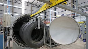 Histórica fábrica de neumáticos de Argentina cierra sus puertas y despide a cerca de mil empleados