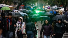 Nuevo sistema frontal: Santiago recibe lluvias y tormentas eléctricas y daños se concentran en la zona centro-sur