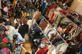 Desde $3 mil: vuelve la Venta de Vestuario del Teatro Municipal