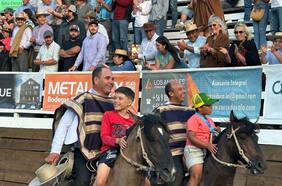 Valdebenito y Garcés celebran en Los Ángeles y están en la final del Campeonato Nacional de Rodeo