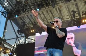 El fatídico concierto de la banda Smash Mouth que desafió al Covid-19: 260 contagiados y un muerto