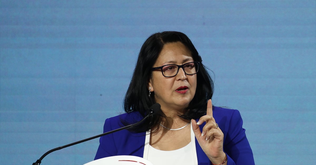 Enade 2025: contralora Dorothy Pérez es ovacionada tras exposición con cita a Gabriela Mistral y crítica a “permisología”