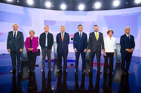 Once centros de estudios entregan documento a candidatos presidenciales con 30 propuestas sobre probidad y transparencia