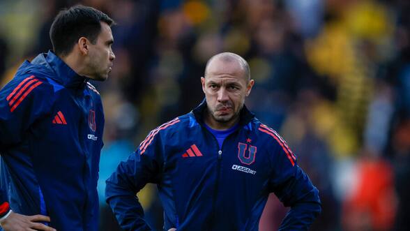 Mala planificación de Álvarez y jugadores fuera de foco: los errores de la U que generan preocupación en Azul Azul